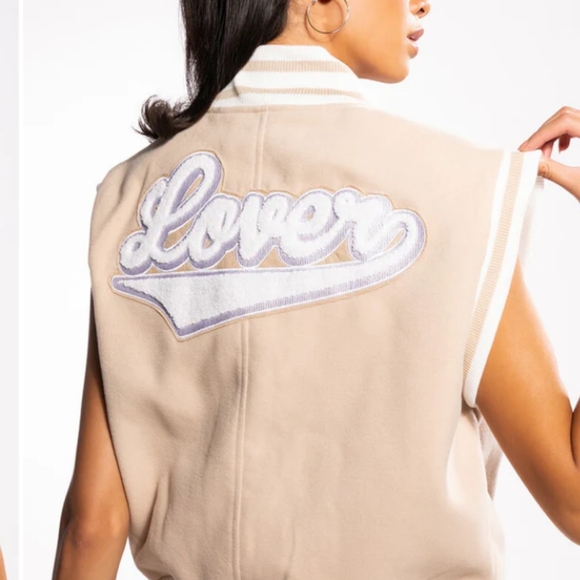 AKIRA LABEL "RUELA PARIS VARSITY VEST"9 - Picture 2 of 8